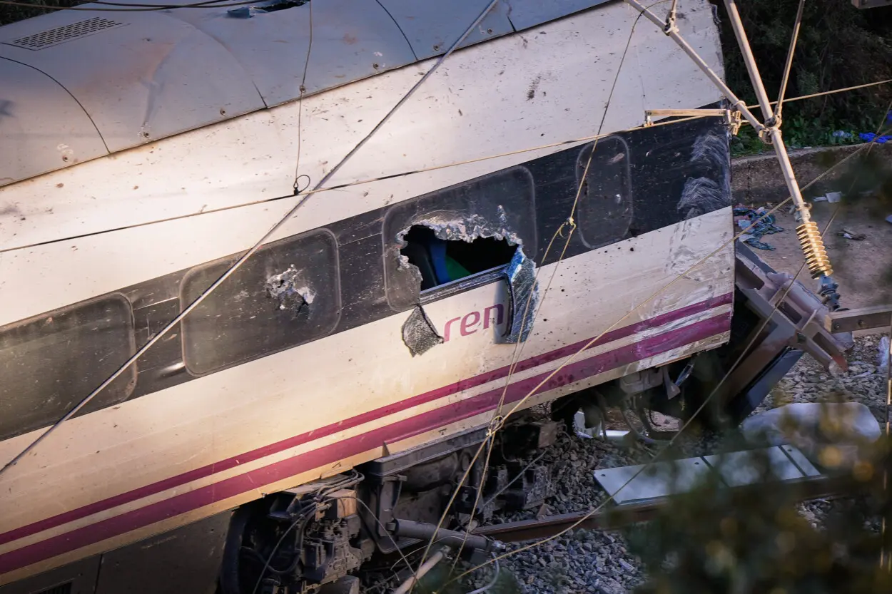 Identifican a 42 de las 43 víctimas mortales del accidente ferroviario de España