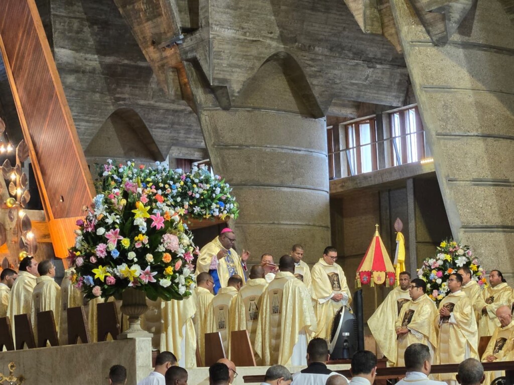 El obispo de la Diócesis  Nuestra Señora de la Altagracia, monseñor Jesús Castro Marte durante la celebración de la misa por el Día de la Virgen María de la Altagracia en Higüey. / Fuete externa.