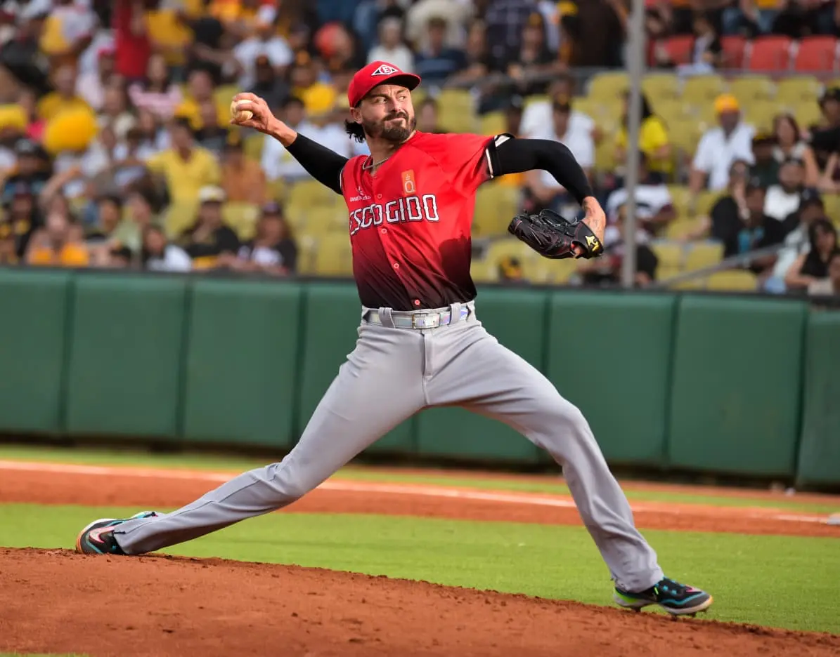 Conner Greene tira primores en sexto triunfo del Escogido