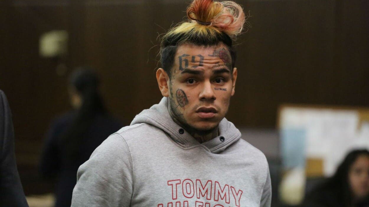 El rapero 6ix9ine celebra compartir prisión con Maduro y Luigi Mangione