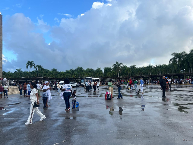 Miles de fieles acudieron a la Basílica de Higuey la mañana de este miércoles para honrar a la virgen de la Altagracia