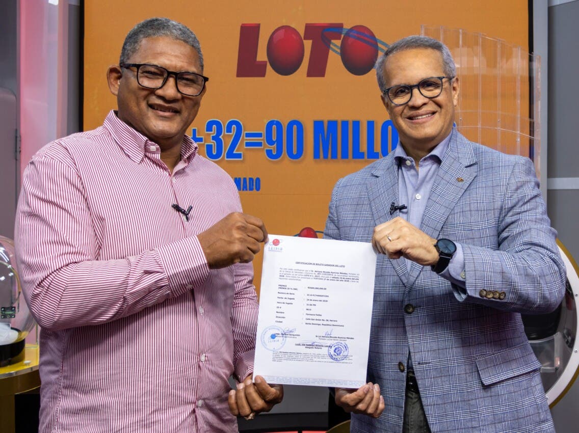 Adriano Ramírez: el afortunado que ganó 90 millones en la Loto recibe su certificado