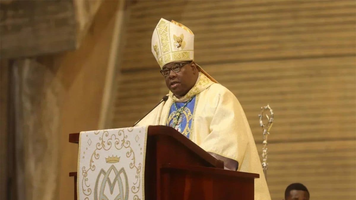 Castro Marte pide a políticos ejercer funciones apegados a la dignidad y transparencia