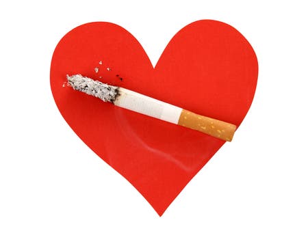 Muchas personas consumen cigarrillos junto con otros productos de nicotina.