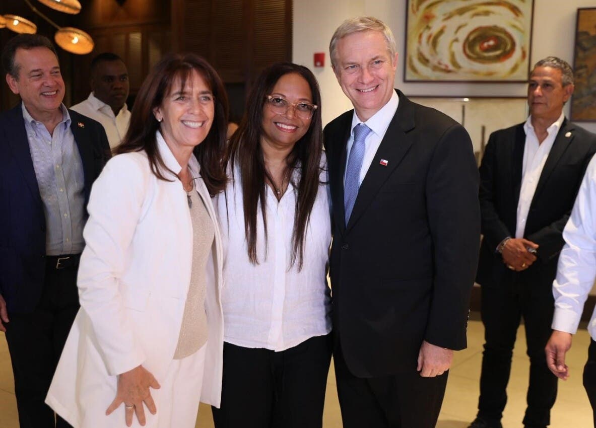 Presidente electo de Chile destaca desarrollo y seguridad de República Dominicana durante visita a Santiago