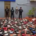 Detienen joven con camión repleto de piezas automotrices sin documentación en Villa Juana