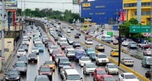 Mañana  reinician  las actividades y  vuelven la congestión del tránsito