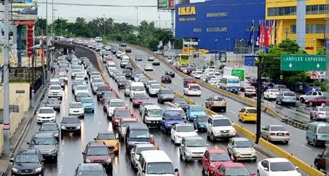 Mañana  reinician  las actividades y  vuelven la congestión del tránsito