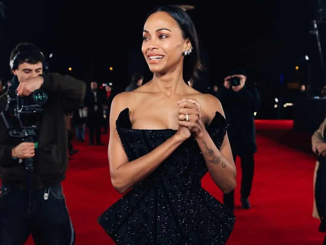 El emotivo mensaje de Zoe Saldaña tras convertirse en la actriz más taquillera