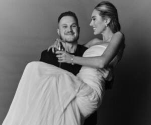 Zach Bryan y Samantha Leonard se casan en España en una emotiva ceremonia de fin de año