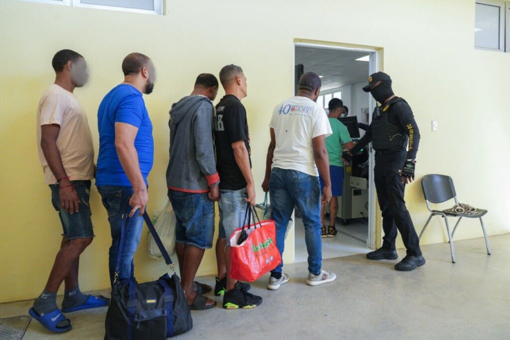 Completan 50 % del primer módulo del CCR Las Parras con traslado de internos