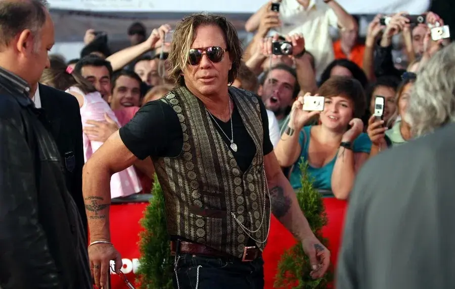 Mickey Rourke lanza campaña de recaudación de fondos para evitar el desalojo de su vivienda