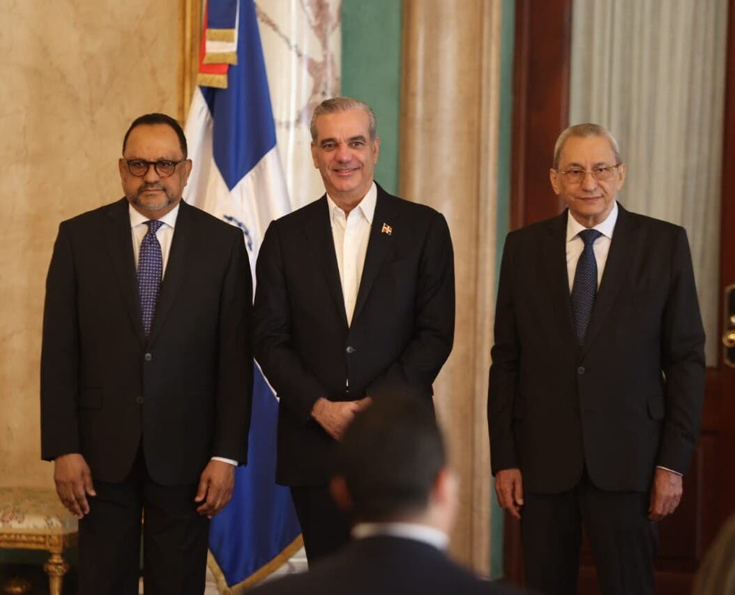 Antoliano Peralta y Jorge Subero Isa asumen sus nuevos cargos