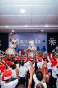 Más de cien sonrisas brillan en Navivelada