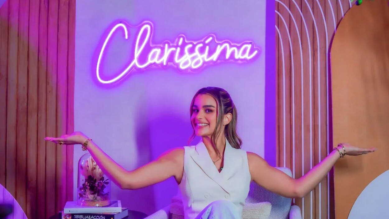 Clarissa Molina lleva su podcast Claríssima a la televisión: «Un sueño cumplido»