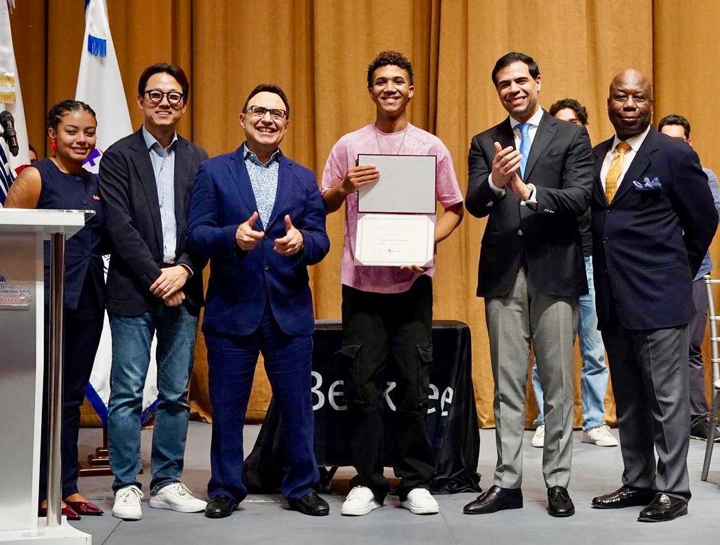 Berklee en Santo Domingo 2026: Un cierre brillante con becas para 43 estudiantes