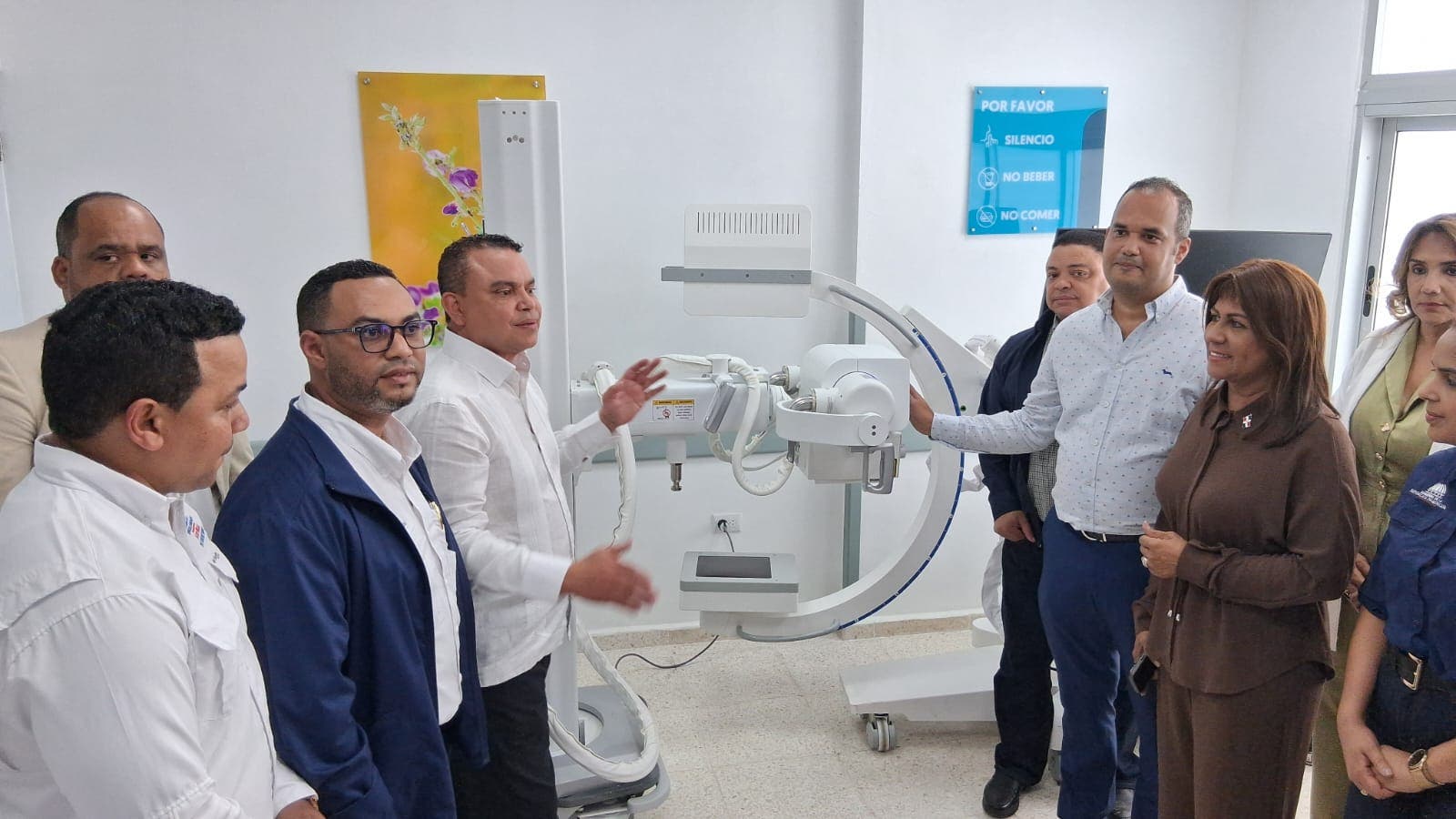 Julio Landrón supervisa avances en hospitales de Cotuí y Maimón