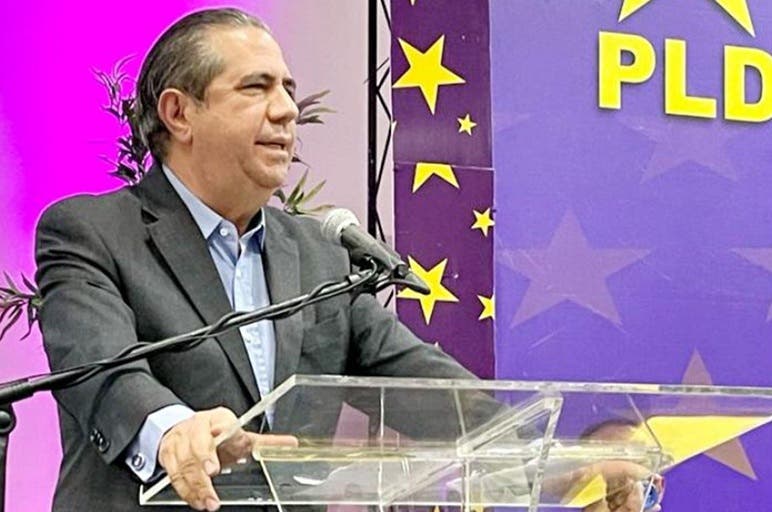 Francisco Javier García promete apoyo al ganador de las primarias del PLD