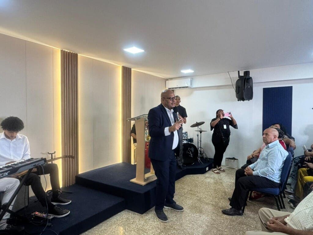 Cubanos y venezolanos en RD piden regularización migratoria y reactivación de la Ventanilla Única