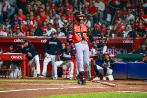 Toros no se rinden y vienen de atrás contra Leones 3-2