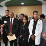 CMD protesta por arresto de pediatra en el Robert Reid y denuncia abuso policial