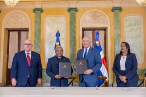 Gobierno impulsa el desarrollo del sur profundo con 300 becas universitarias en Barahona