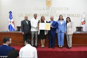 Concejo de Regidores del Distrito Nacional homenajea a jóvenes que aportan al desarrollo