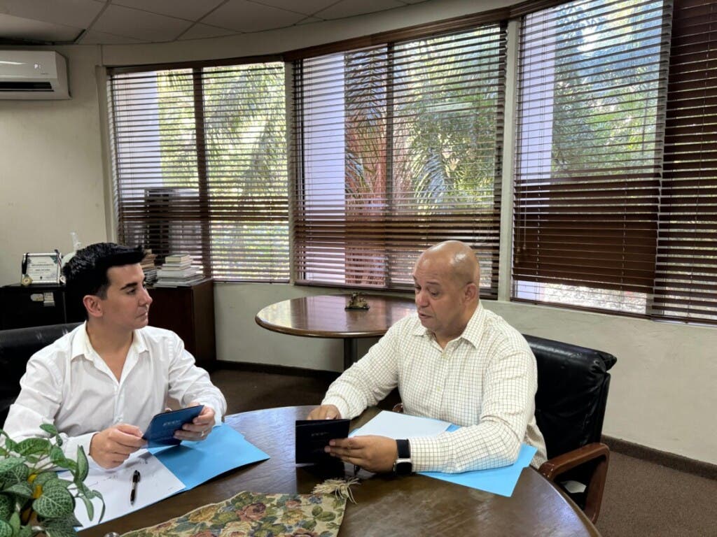 Durante el encuentro, se establecieron las bases de una alianza estratégica que busca fortalecer el ejercicio periodístico desde una perspectiva ética, responsable y comprometida con la defensa de los derechos fundamentales, así como con la visibilización de las problemáticas que afectan a los grupos en condición de vulnerabilidad.