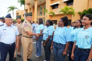 Ministro de Defensa afirma que las Escuelas Vocacionales impulsan la capacitación de jóvenes y adultos