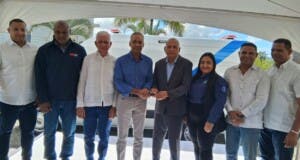 Zambrana recibe moderna ambulancia del Ministerio de Energía y Minas