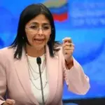 Delcy Rodríguez permanece en Venezuela, informa Telesur