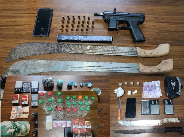 Policía y Ministerio Público ocupan armas y drogas tras operativos en Barahona