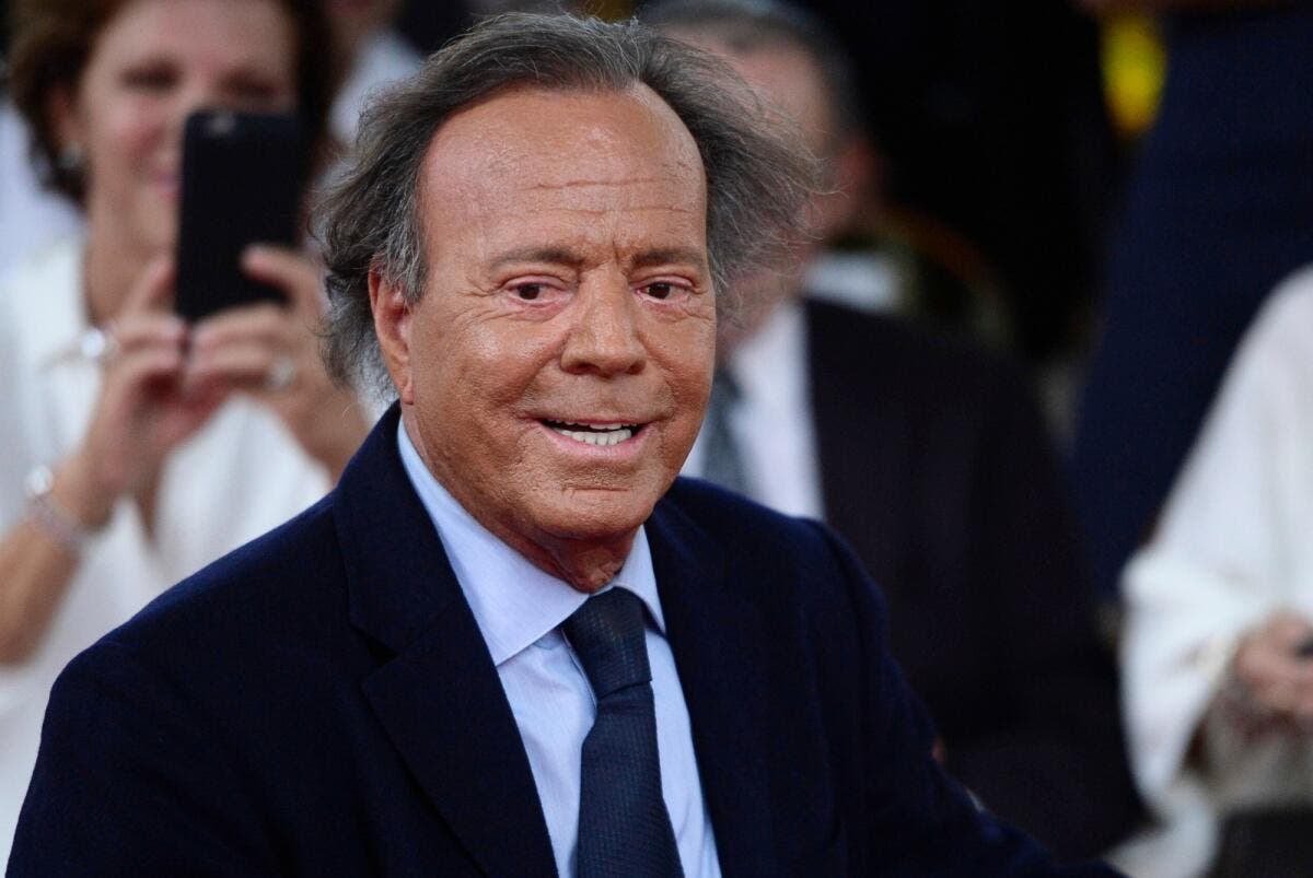 Julio Iglesias en la cuerda floja: Acusaciones de acoso sexual sacuden su legado