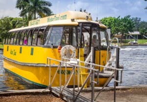 Miami Beach inaugura un servicio permanente de taxis acuáticos que la conecta con Miami