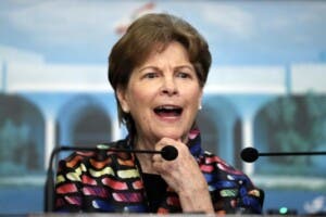 Senadores de EE.UU. rechazan aranceles y piden a Trump dejar de amenazar a Groenlandia