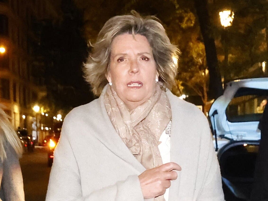 Carla Bruni conmovida por la muerte de Valentino: «Dejará tanta belleza en el mundo»