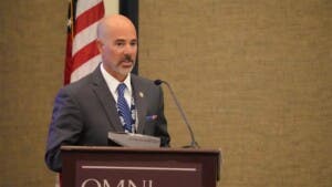 Jefe de la DEA se reúne con autoridades colombianas para tratar lucha contra narcotráfico