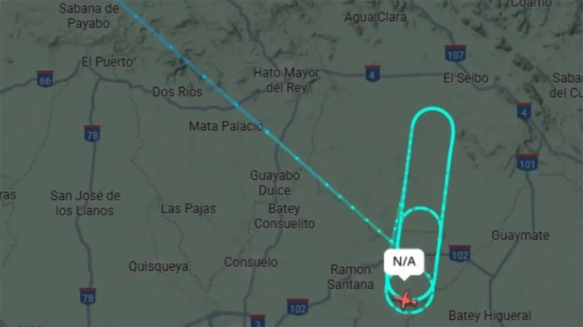 Avión Boeing 737 efectúa aterrizaje de emergencia en La Romana por falla en tren de aterrizaje