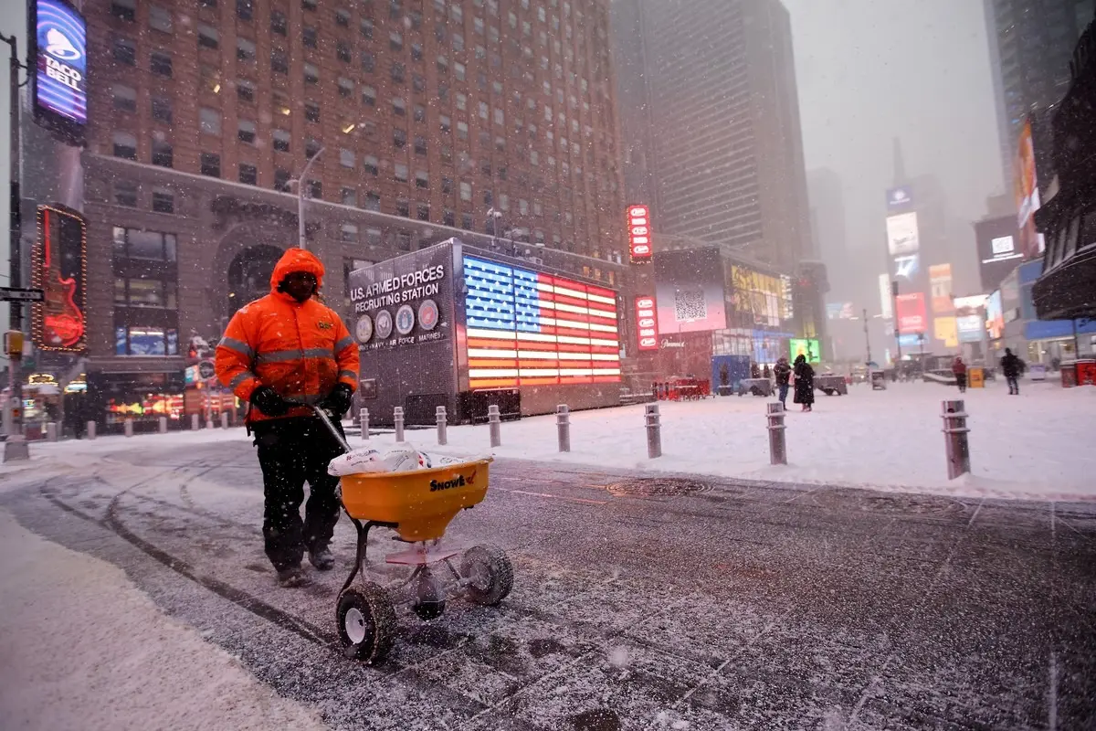 Millones de estadounidenses continuarán bajo peligrosa ola de frío este fin de semana