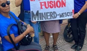 Educadores protestan contra propuesta de fusión del Mescyt y el Minerd