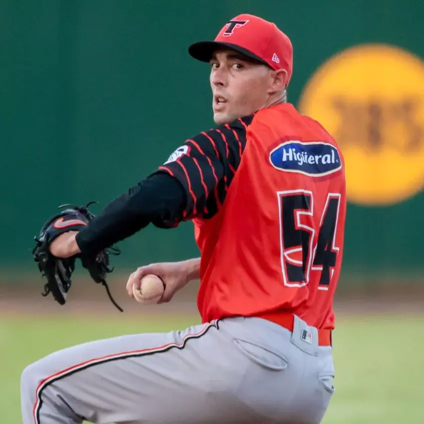 Aaron Sánchez, de los Toros del Este, fue proclamado este martes como el Lanzador del Año del Lidom