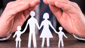 Restaurar la familia: Porno restringido y premios por cada década casados