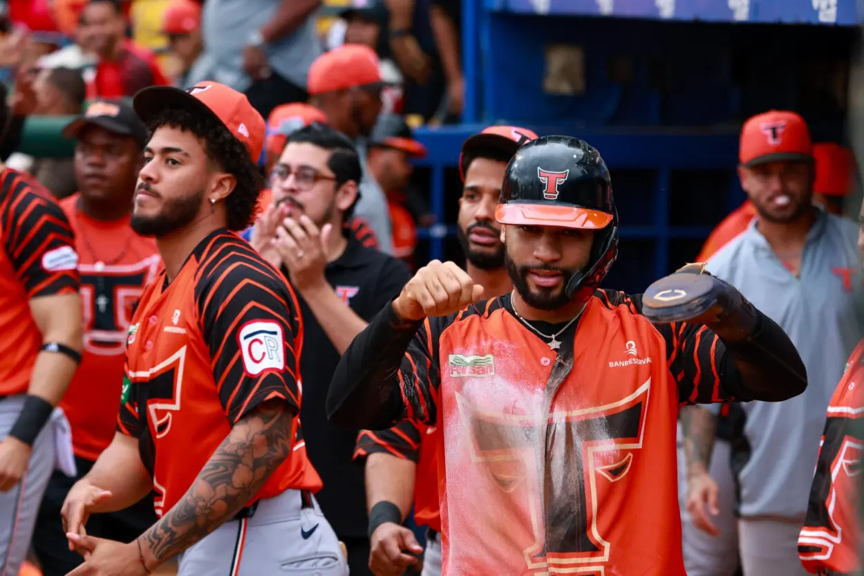 Toros dominan a Leones a base de picheo y empatan en primer lugar de round robin