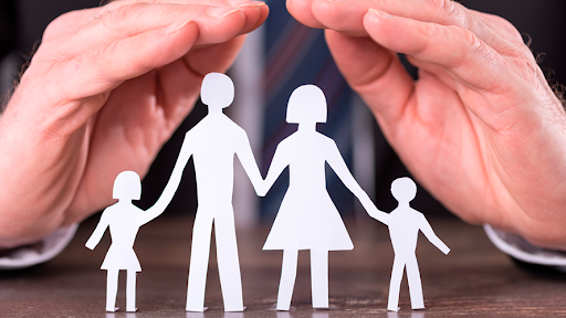 Restaurar la familia: Porno restringido y premios por cada década casados