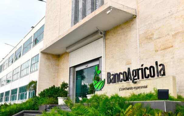 Productores y cooperativas respaldan administración del Banco Agrícola