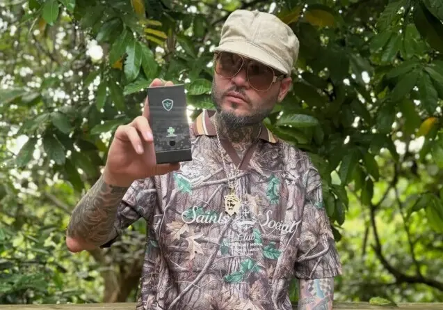 Farruko lanza Carbonabis: Una línea de cannabis medicinal para pacientes con condiciones crónicas