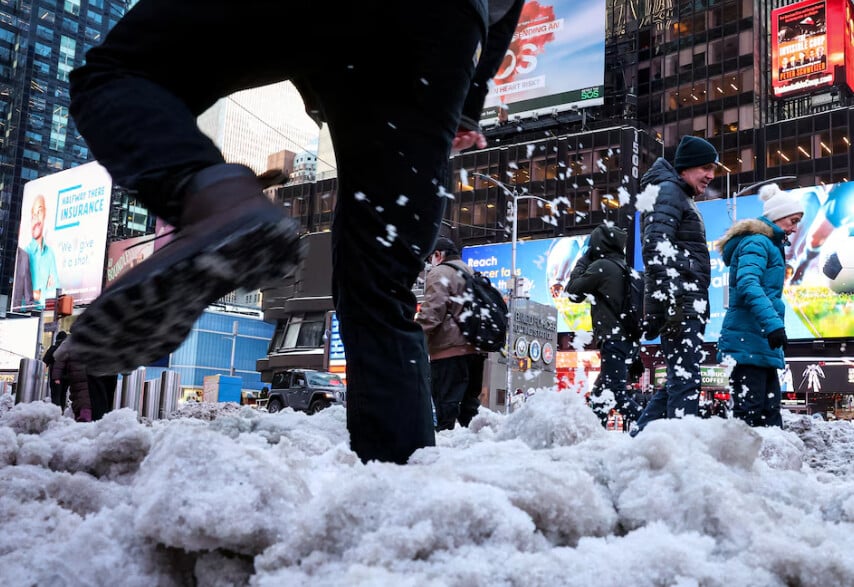 Nueva York declara estado de emergencia y toque de queda por fuerte tormenta de nieve