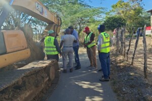 Se comienza la limpieza del canal Boca de la Enea en Carrera de Yeguas, ¡mejorando cultivos ya!