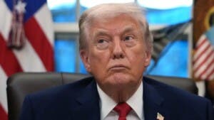 Donald Trump amenaza con aranceles a naciones que envían petróleo a Cuba