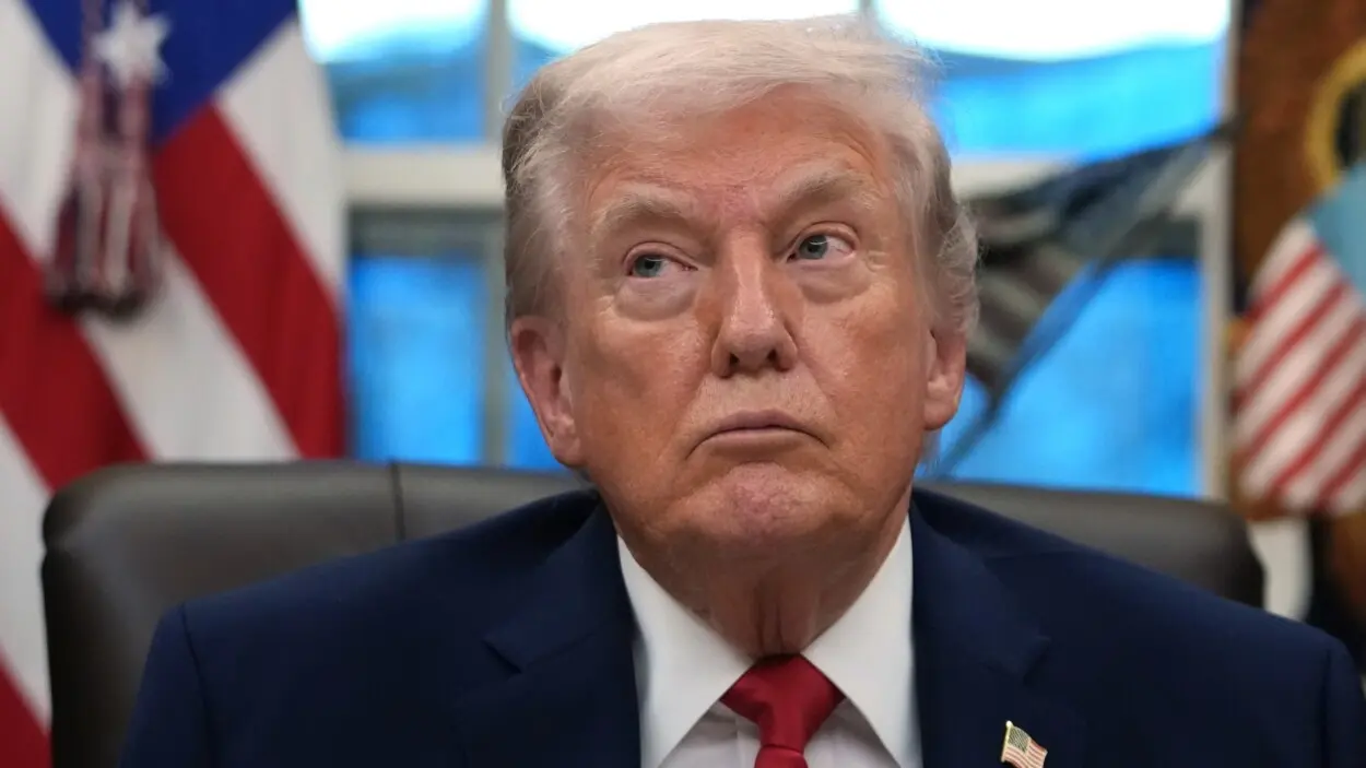 Donald Trump amenaza con aranceles a naciones que envían petróleo a Cuba